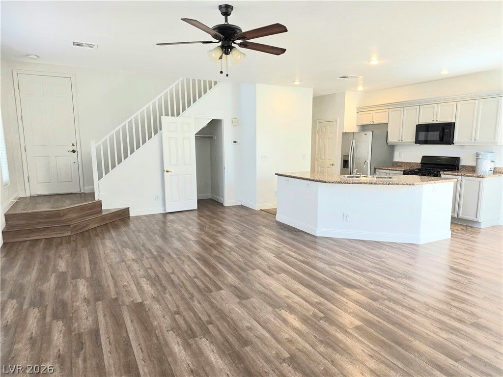 8084 Retriever Avenue — photo 3 of 22