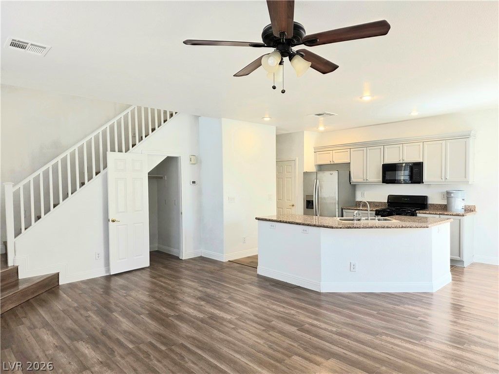 8084 Retriever Avenue — photo 4 of 22