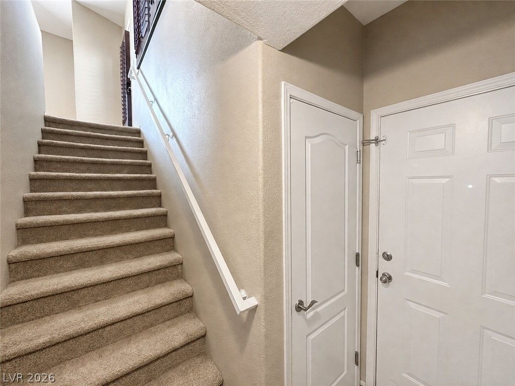 1621 Queen Victoria Street 201 — photo 3