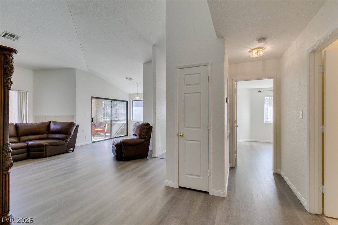 5054 South Rainbow Boulevard 202 — photo 5