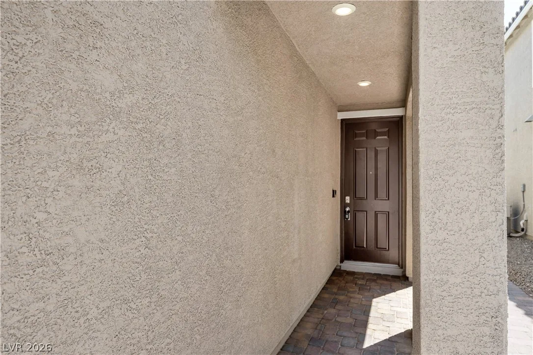 8755 Rio Andir Avenue — photo 3 of 32