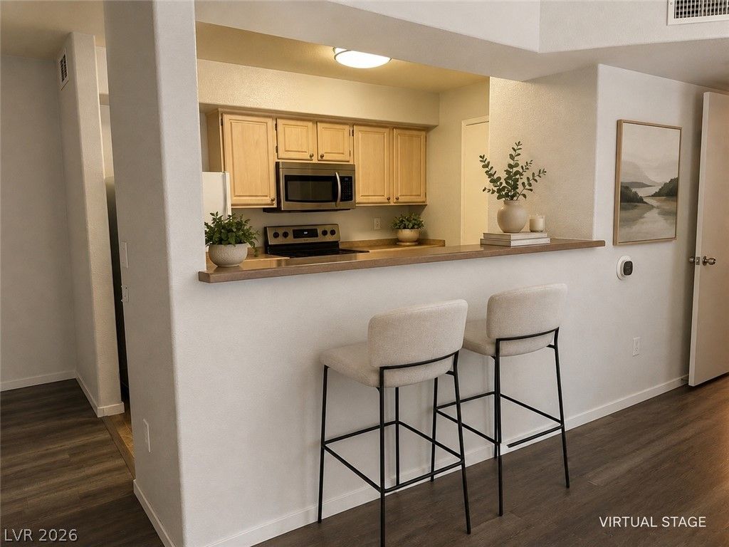 555 East Silverado Ranch Boulevard 2150 — photo 3 of 15