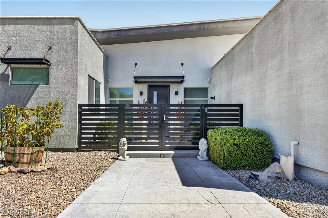 306 East Country Club Drive — photo 5