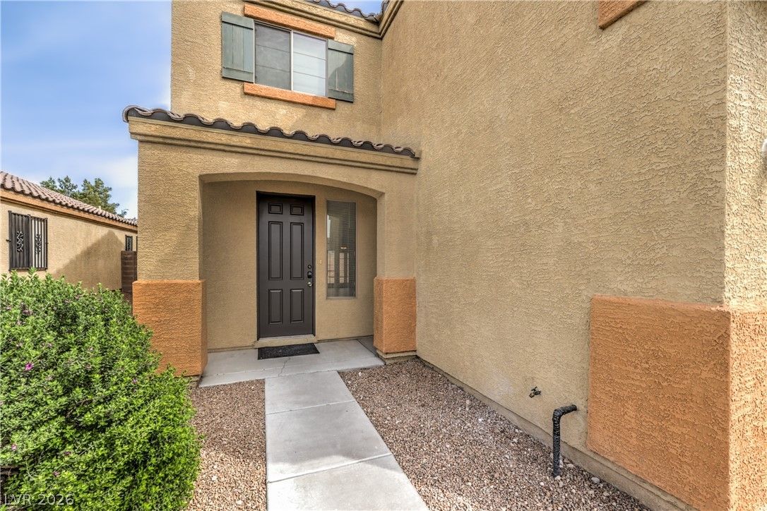 920 Gary Carmena Avenue — photo 2