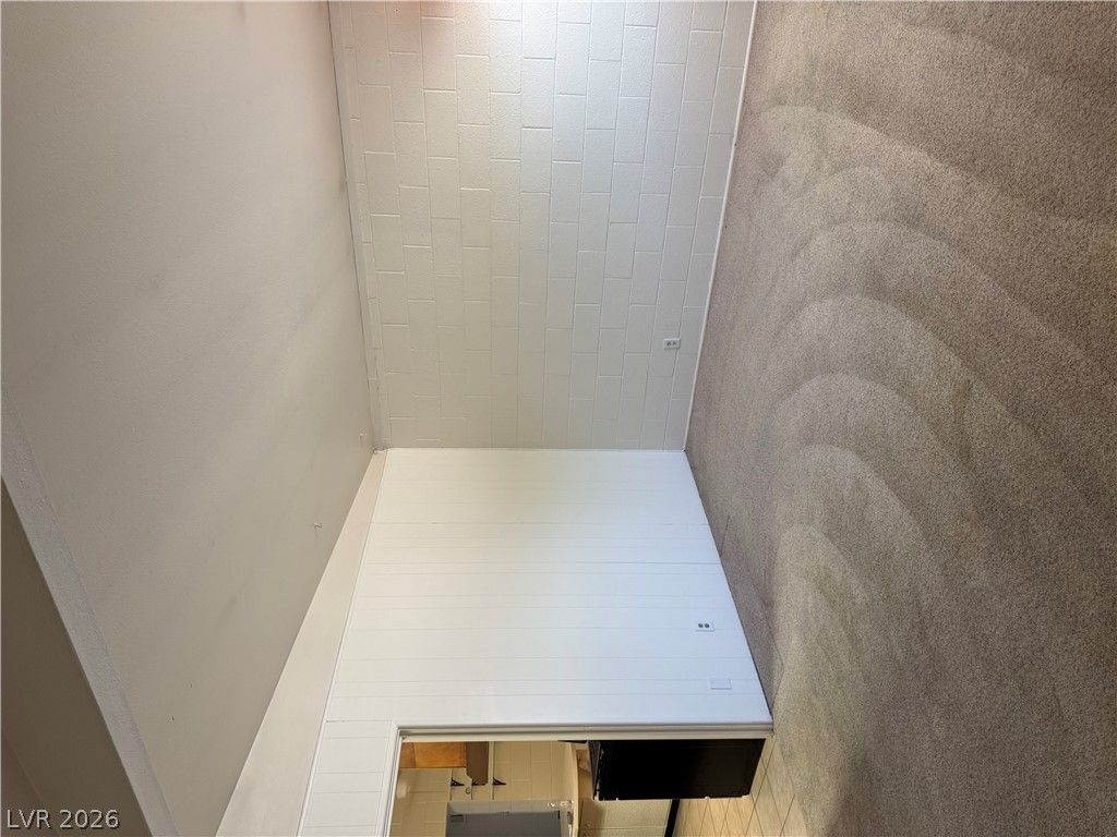 1301 Harriet Street — photo 3 of 14