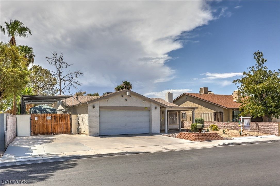 2420 Winwood Street — photo 3 of 33