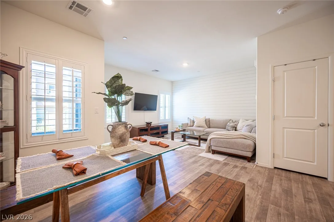 530 Gloster Avenue — photo 3