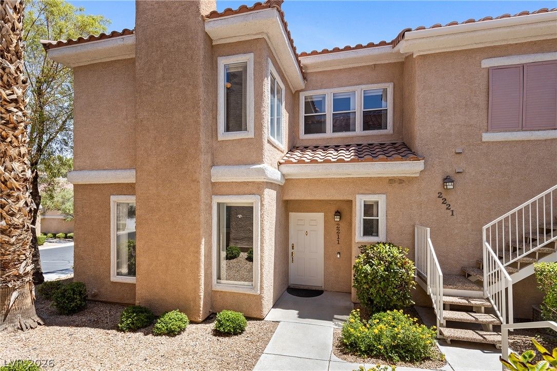 251 South Green Valley Parkway 2211 — photo 2