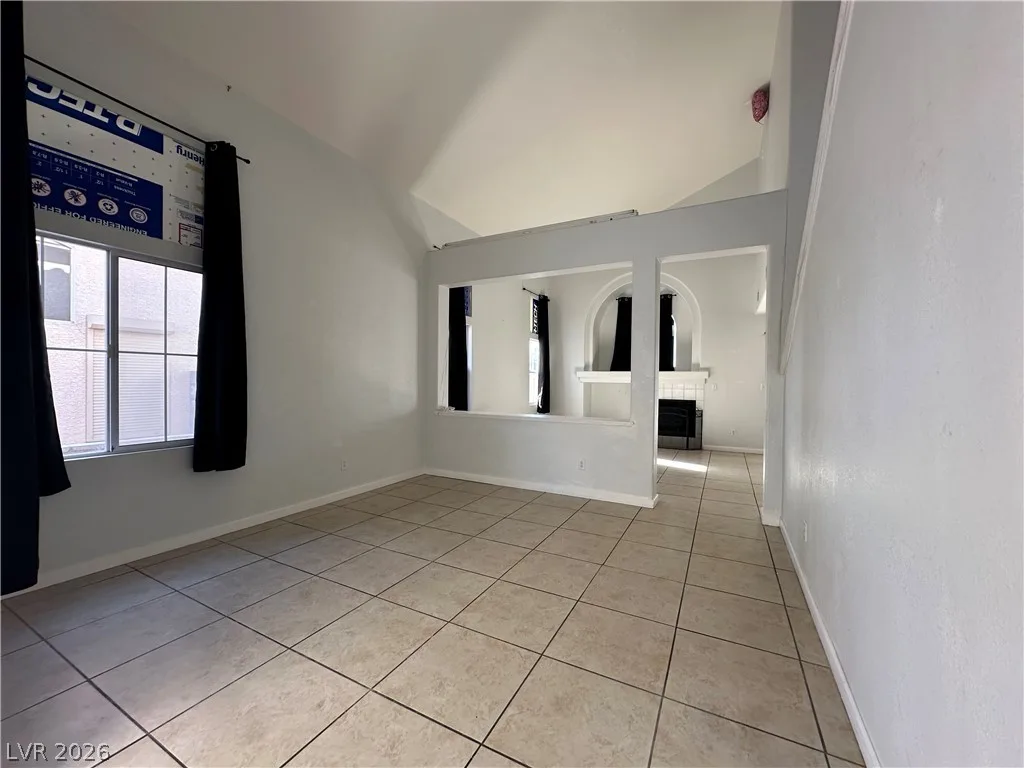 8275 Cedar Leaf Drive — photo 4