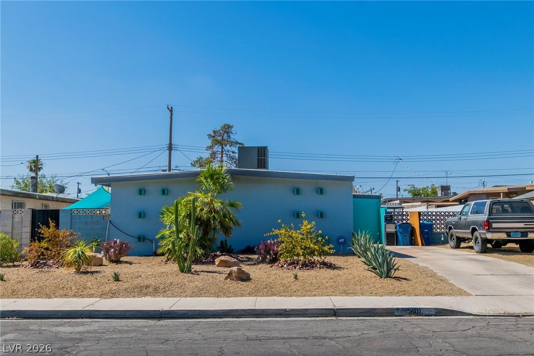 5101 Sun Valley Drive — photo 3 of 40
