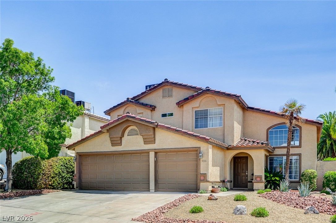 935 Highland Trails Avenue — photo 2
