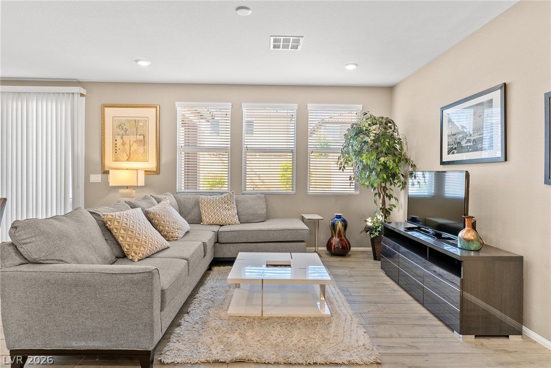 5347 Boschetto Street — photo 4