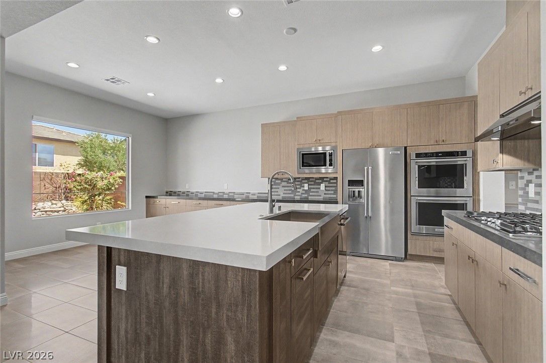 9868 Gemstone Sunset Avenue — photo 5