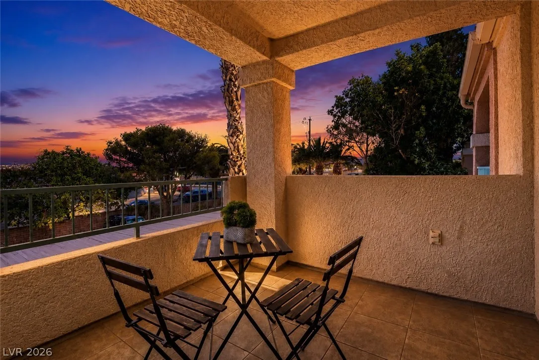 4893 South Torrey Pines Drive 203 — photo 4
