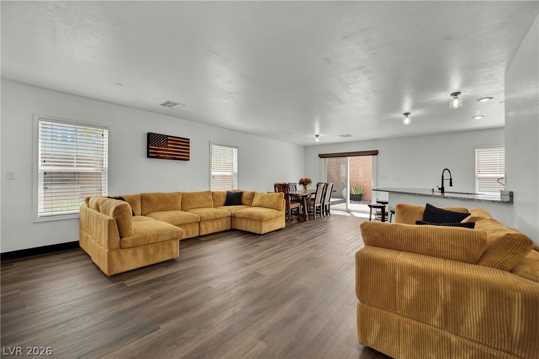 2819 Falling Mist Street — photo 4 of 43