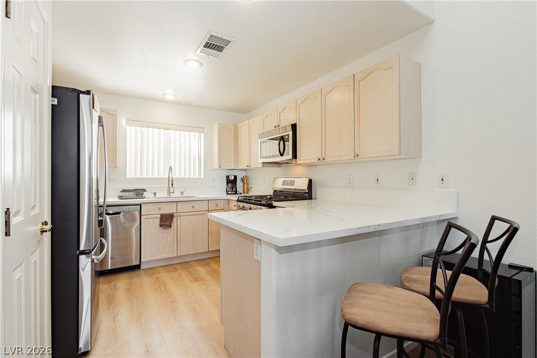 424 Pine Haven Street 203 — photo 3