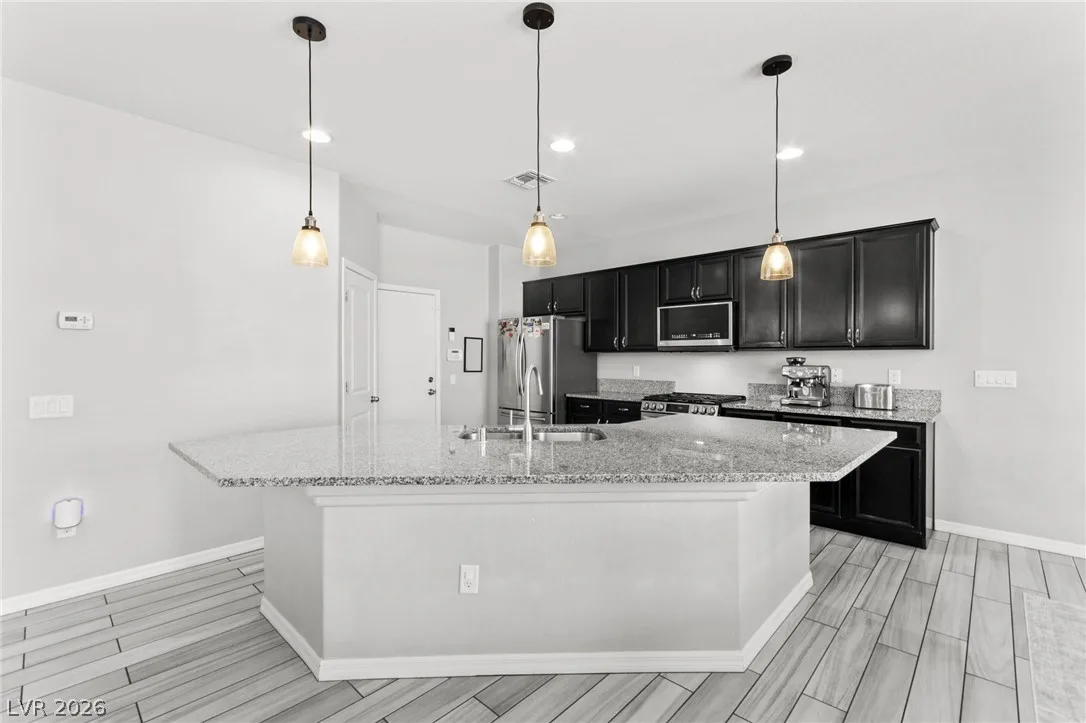 8106 Diggy Avenue — photo 3