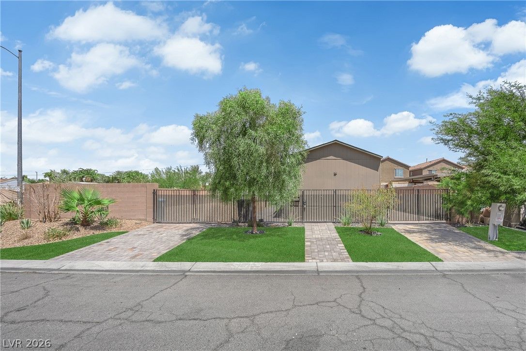 5240 Los Pinos Street — photo 1