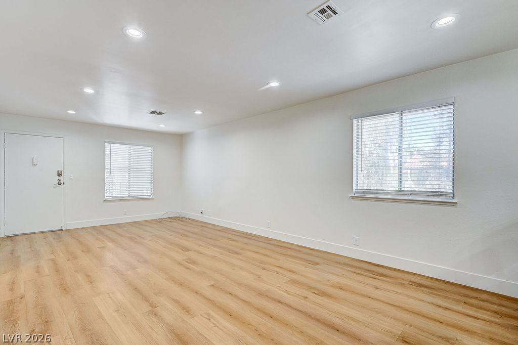 4451 Rich Drive C — photo 5