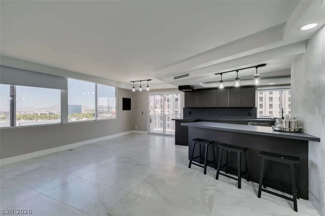 205 East Harmon Avenue 1012 — photo 3