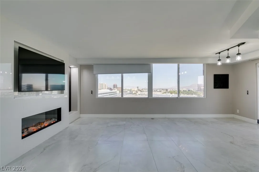 205 East Harmon Avenue 1012 — photo 4