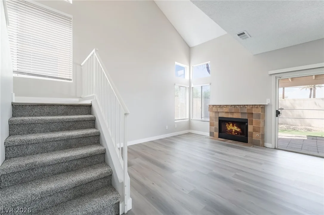 1656 CLOISTER Avenue 0 — photo 4