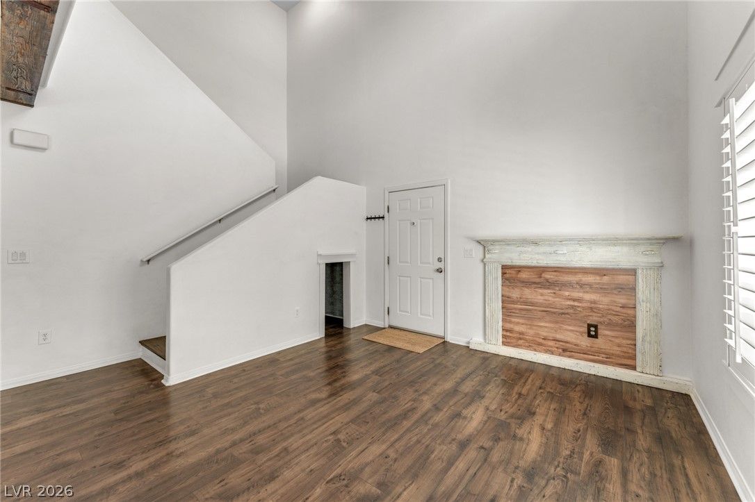 10515 Gold Shadow Avenue — photo 3