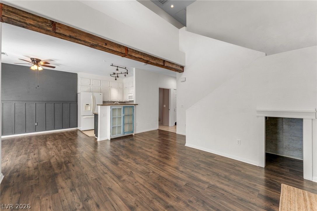 10515 Gold Shadow Avenue — photo 5