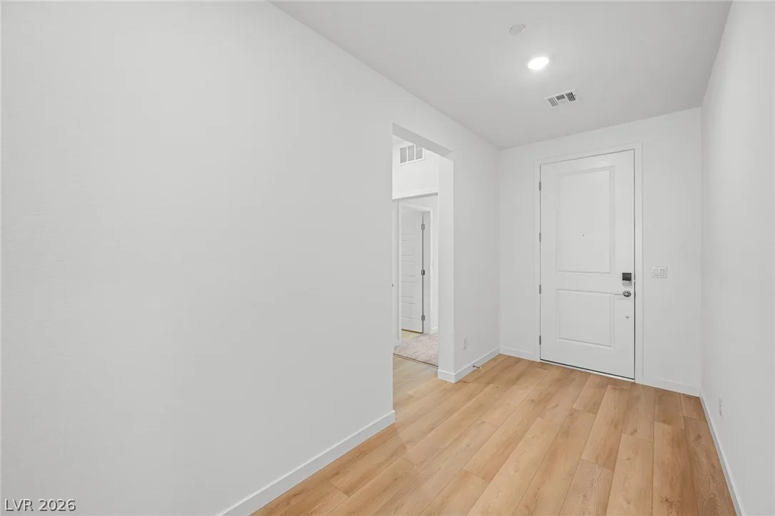 1417 Bianca Falls Drive — photo 3