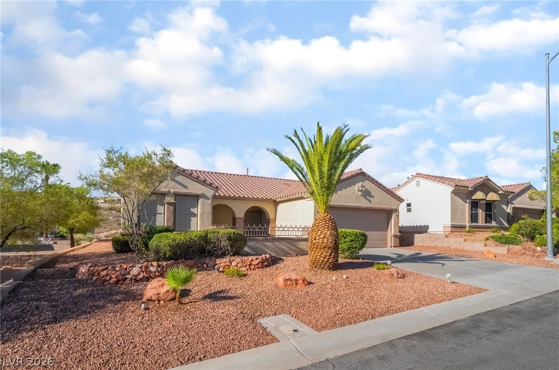 2571 Thatcher Avenue — photo 3