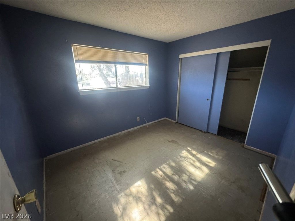 3001 Roseville Way — photo 5 of 24