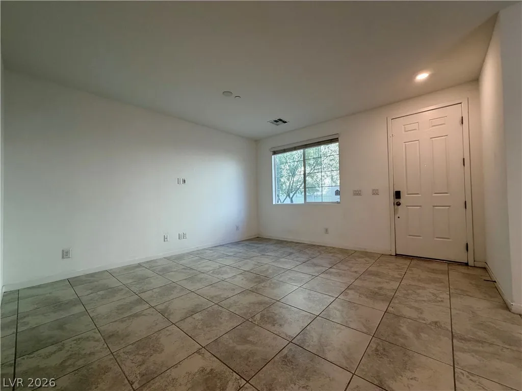 965 Nevada State Drive 38102 — photo 2