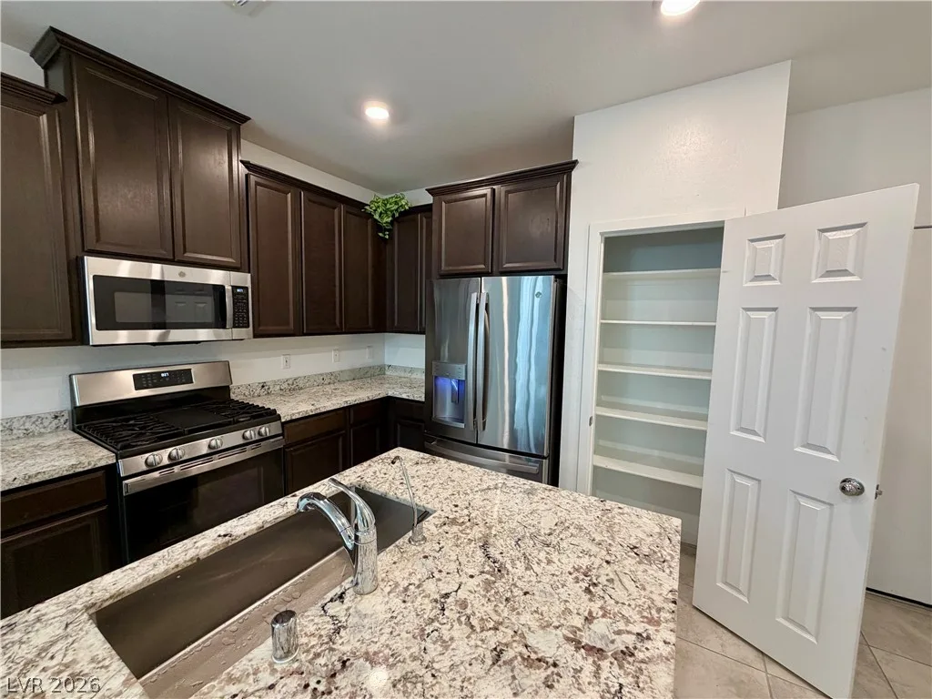 965 Nevada State Drive 38102 — photo 5