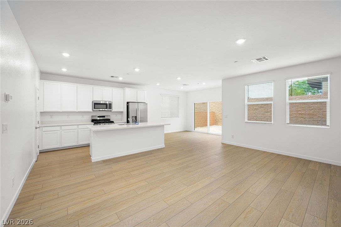 9781 Sunset Canyon Avenue — photo 3 of 31