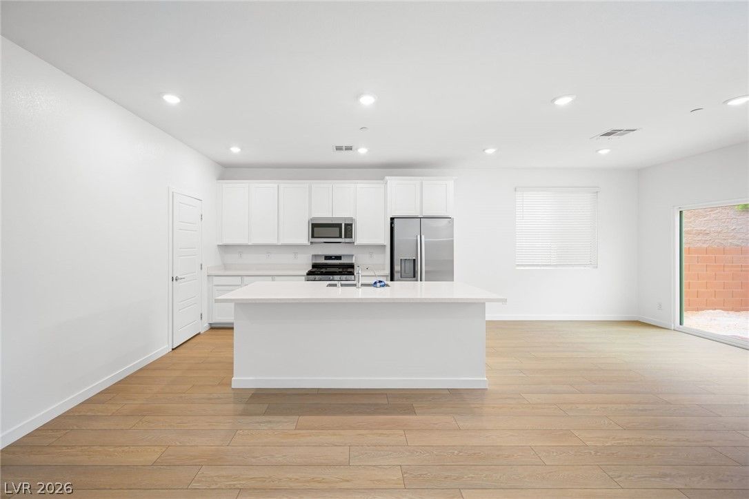 9781 Sunset Canyon Avenue — photo 5 of 31