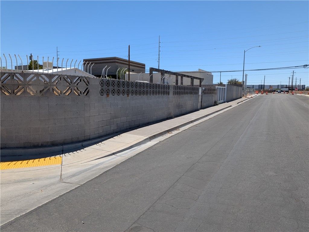 1337 Palm Street — photo 3 of 9