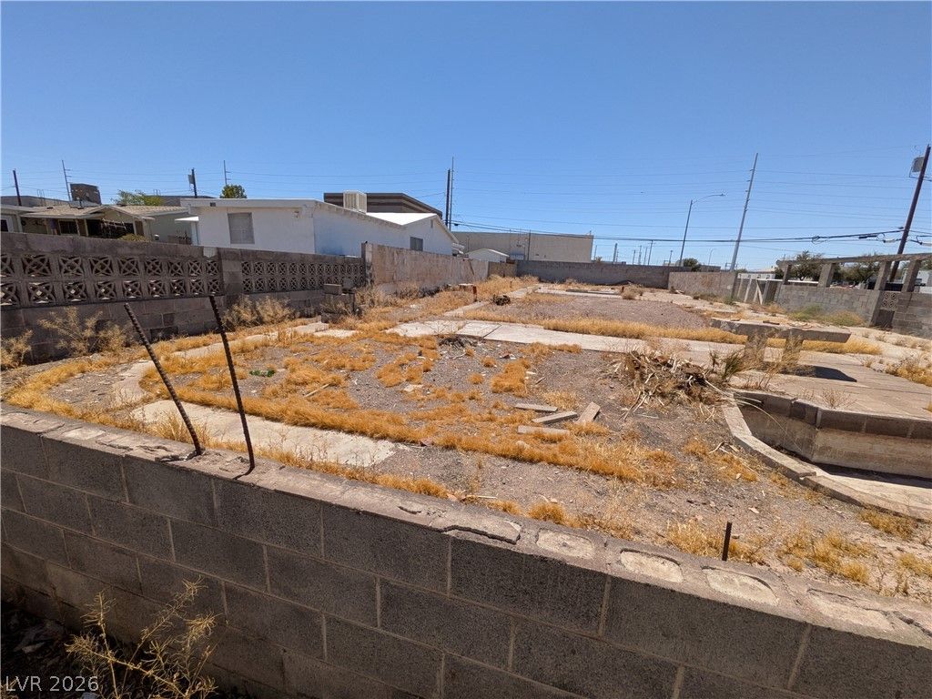 1337 Palm Street — photo 4 of 9
