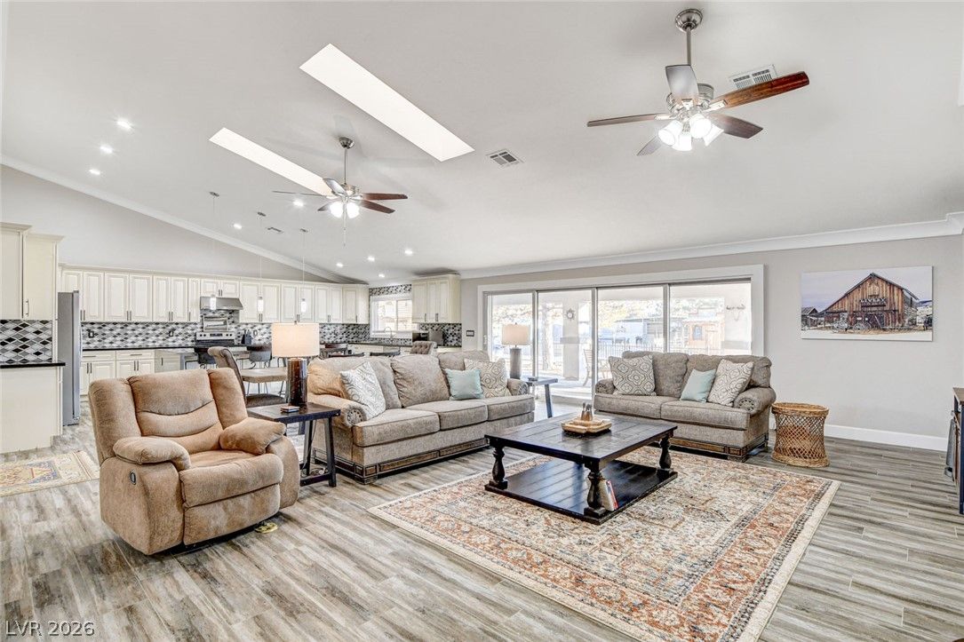 5353 Dorrell Lane — photo 4