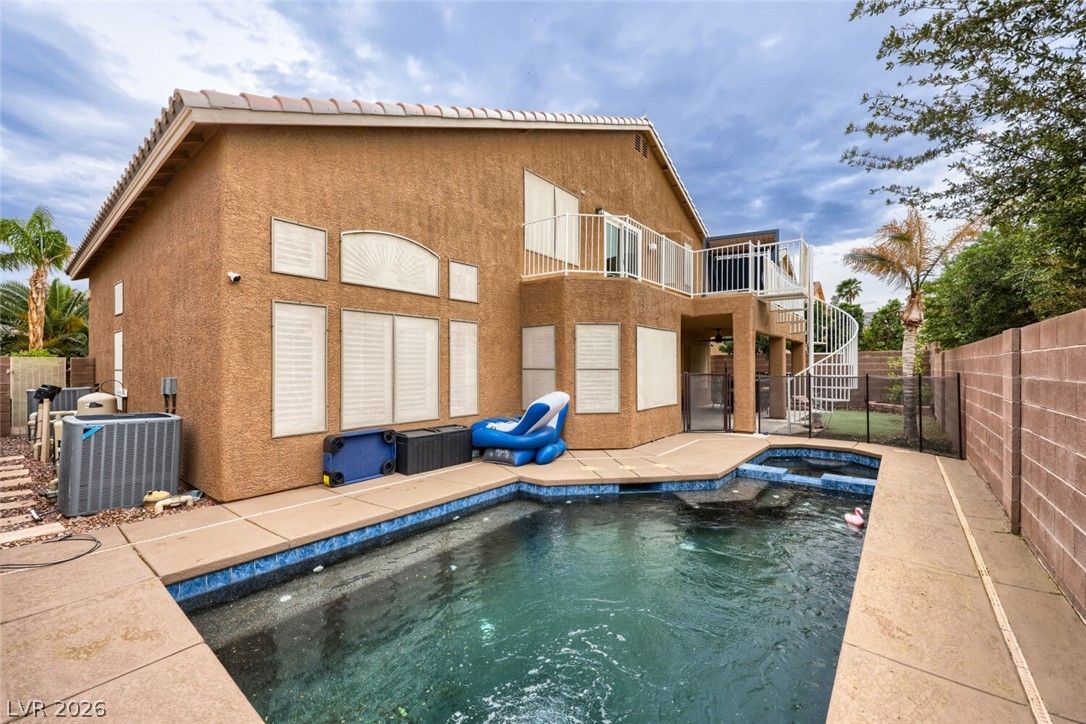 283 Grand Olympia Drive — photo 2