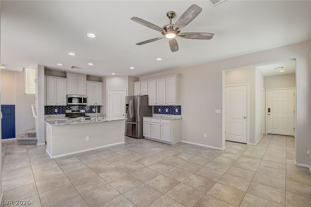 6366 Beavertail Pond Avenue — photo 4 of 42