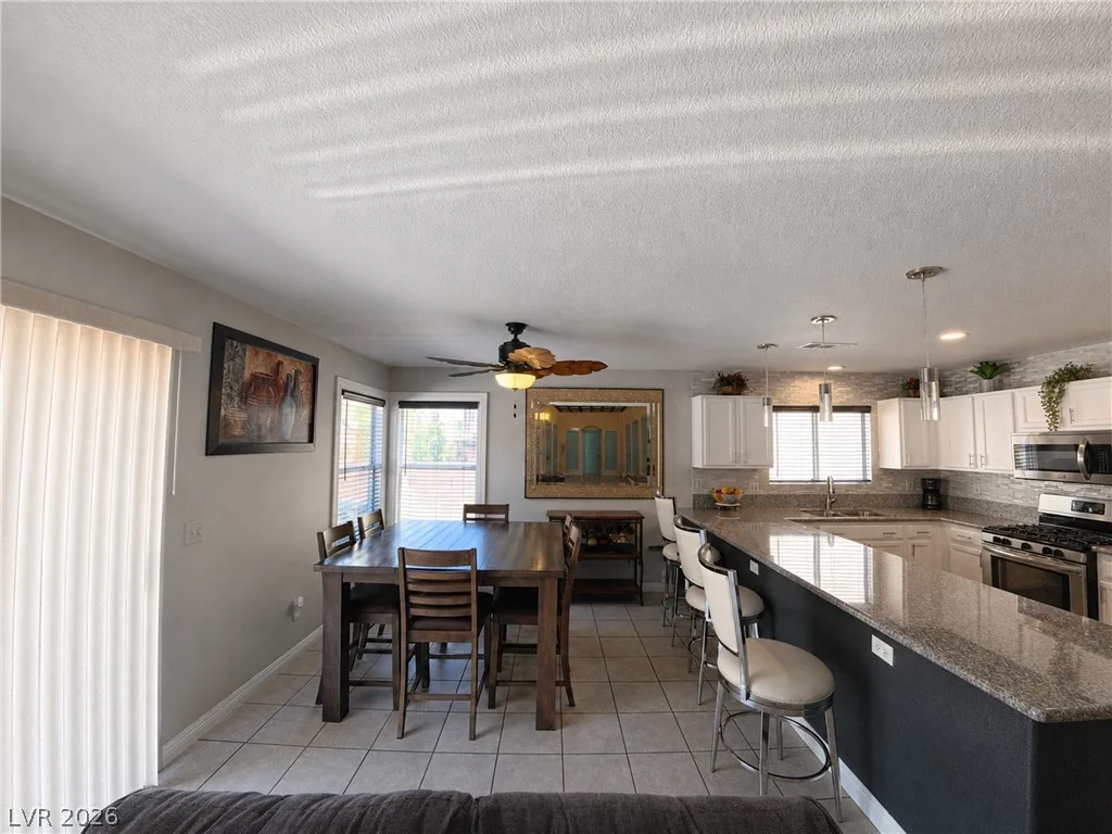 5032 Dancing Lights Avenue — photo 3