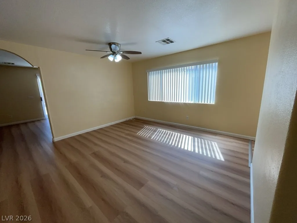 6045 Stone Hollow Avenue — photo 2