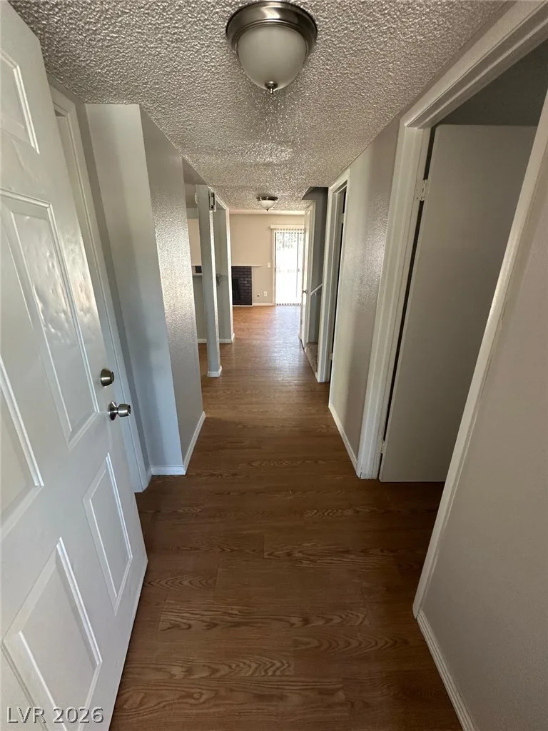 523 Chelsea Drive — photo 2