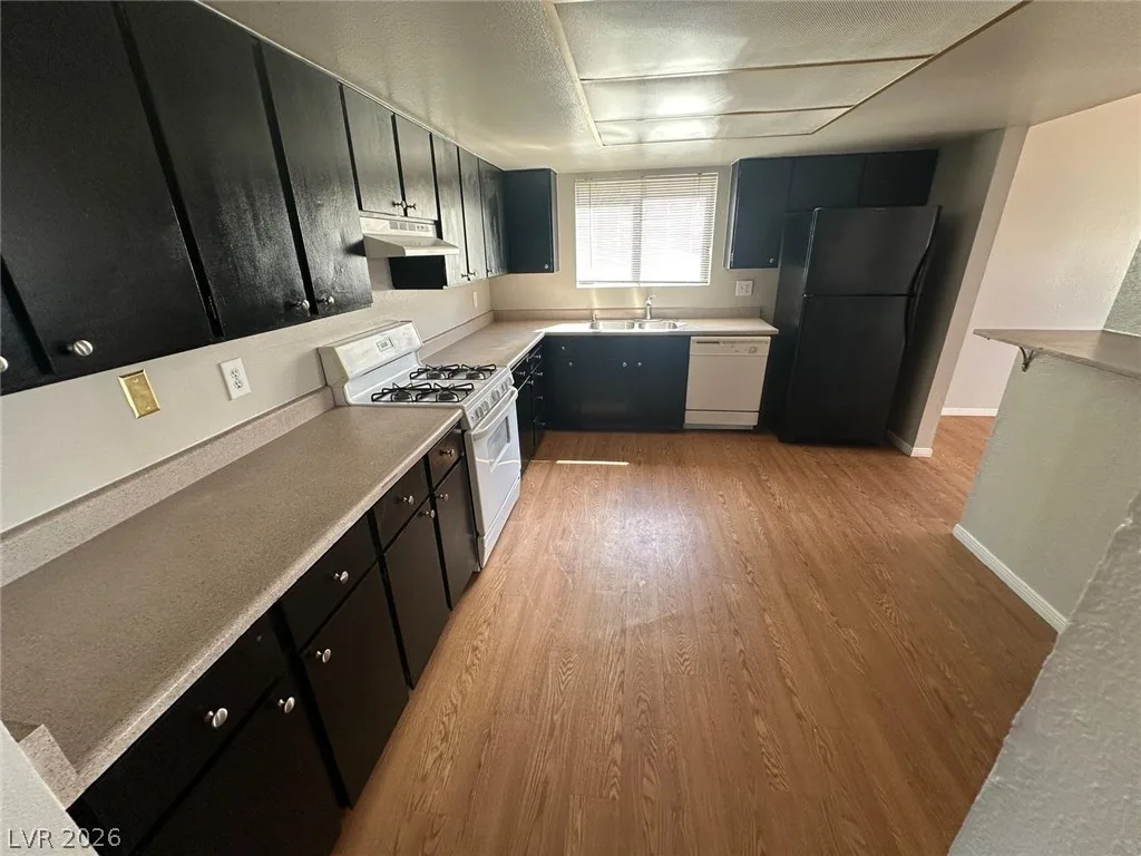 523 Chelsea Drive — photo 5