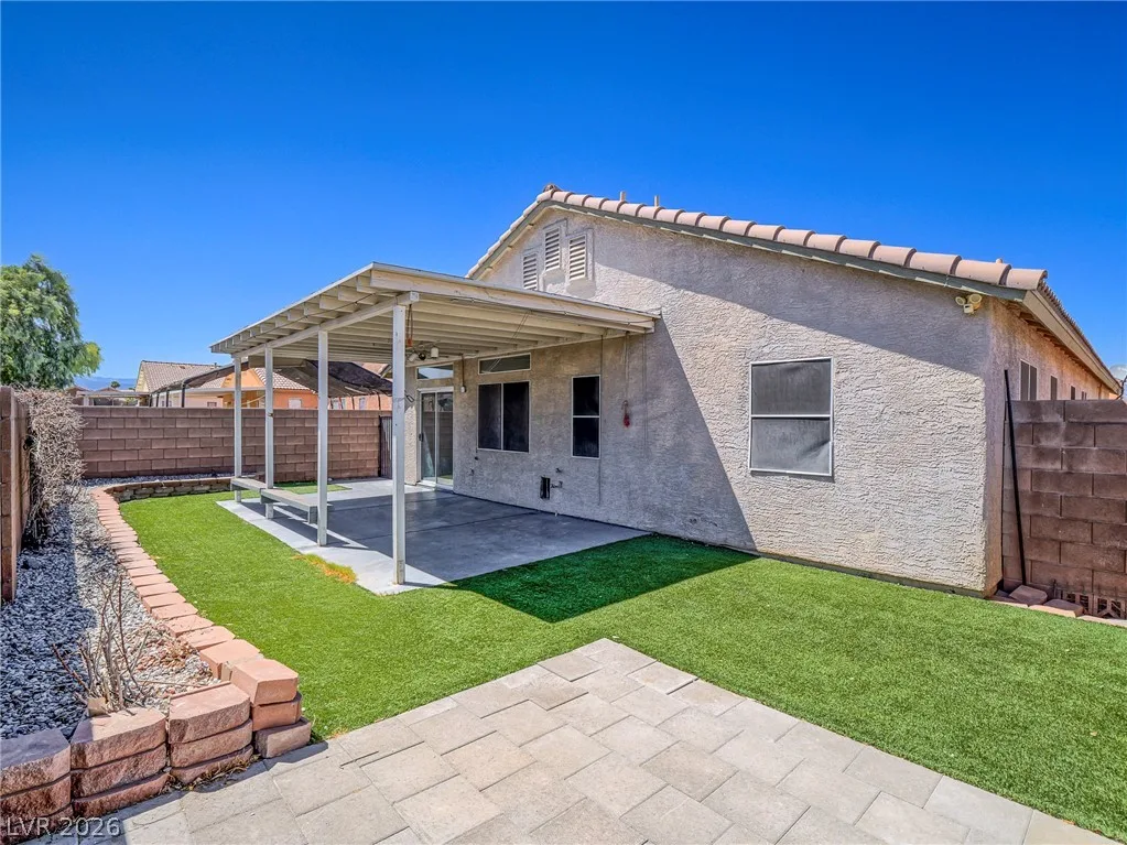 527 Shallow Mist Court — photo 2