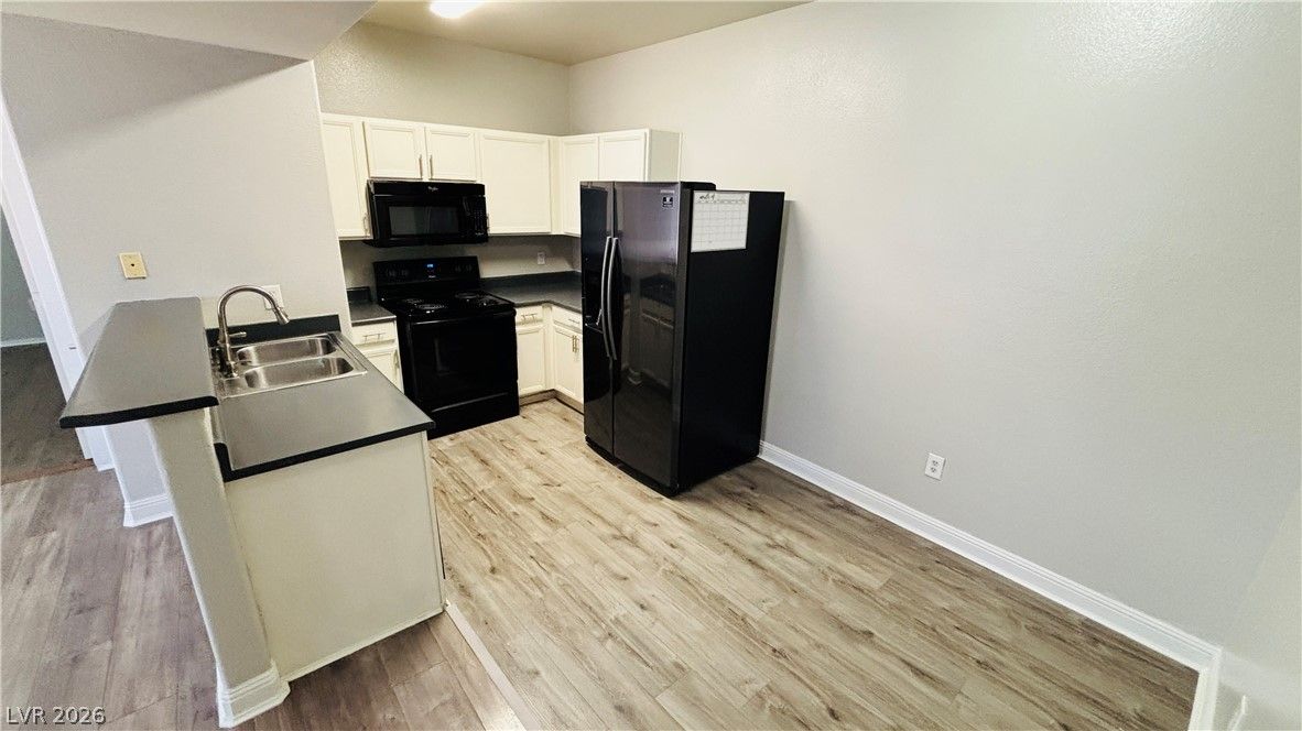 2171 Hussium Hills Street 206 — photo 3 of 23