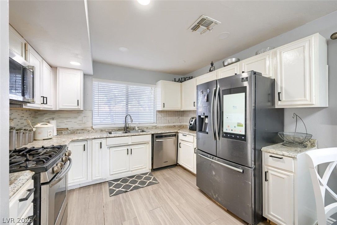 1729 Palo Alto Circle — photo 4 of 17