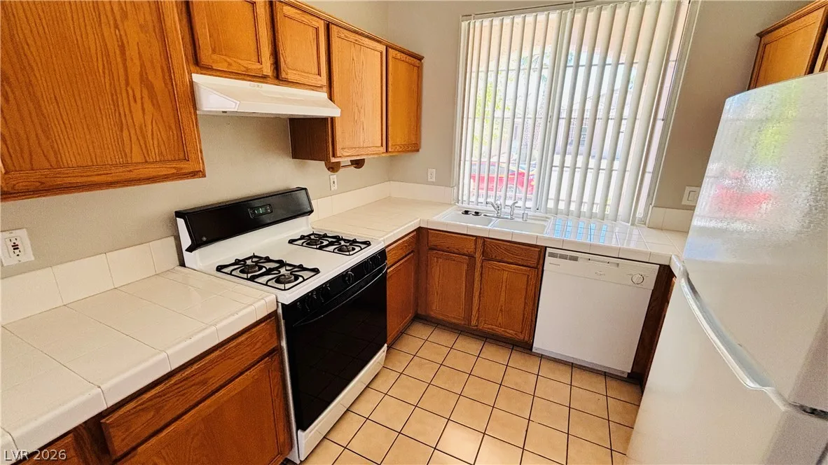 10660 Windrose Point Avenue — photo 4