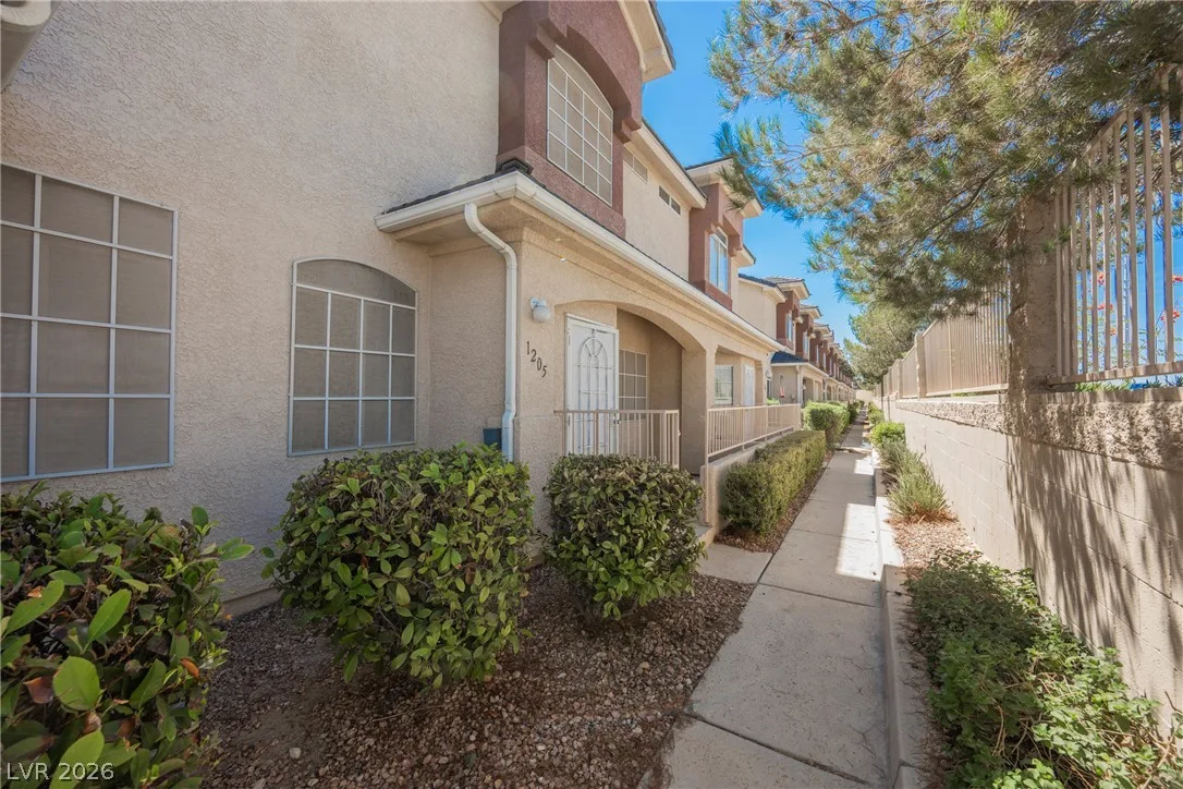 1205 Nevada Sky Street — photo 3