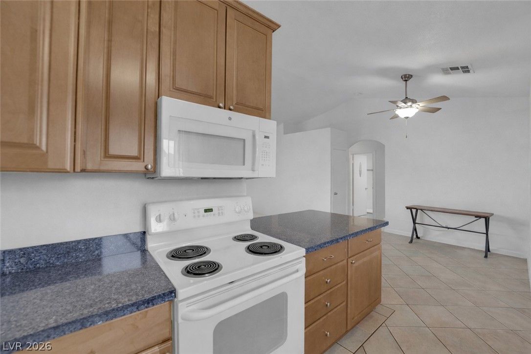 5330 Silvermist Court 202 — photo 3 of 8